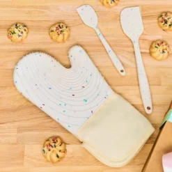 The Lakeside Collection Glove And Spatula Baking Set Silicone Confetti Print 13 The Lakeside Collection Glove And Spatula Baking Set Silicone Confetti Print -Home Properties GUEST 76a02978 0dfc 49c1 861d 64b8662b024a